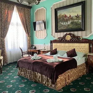 4* מלון Klarinn Castle